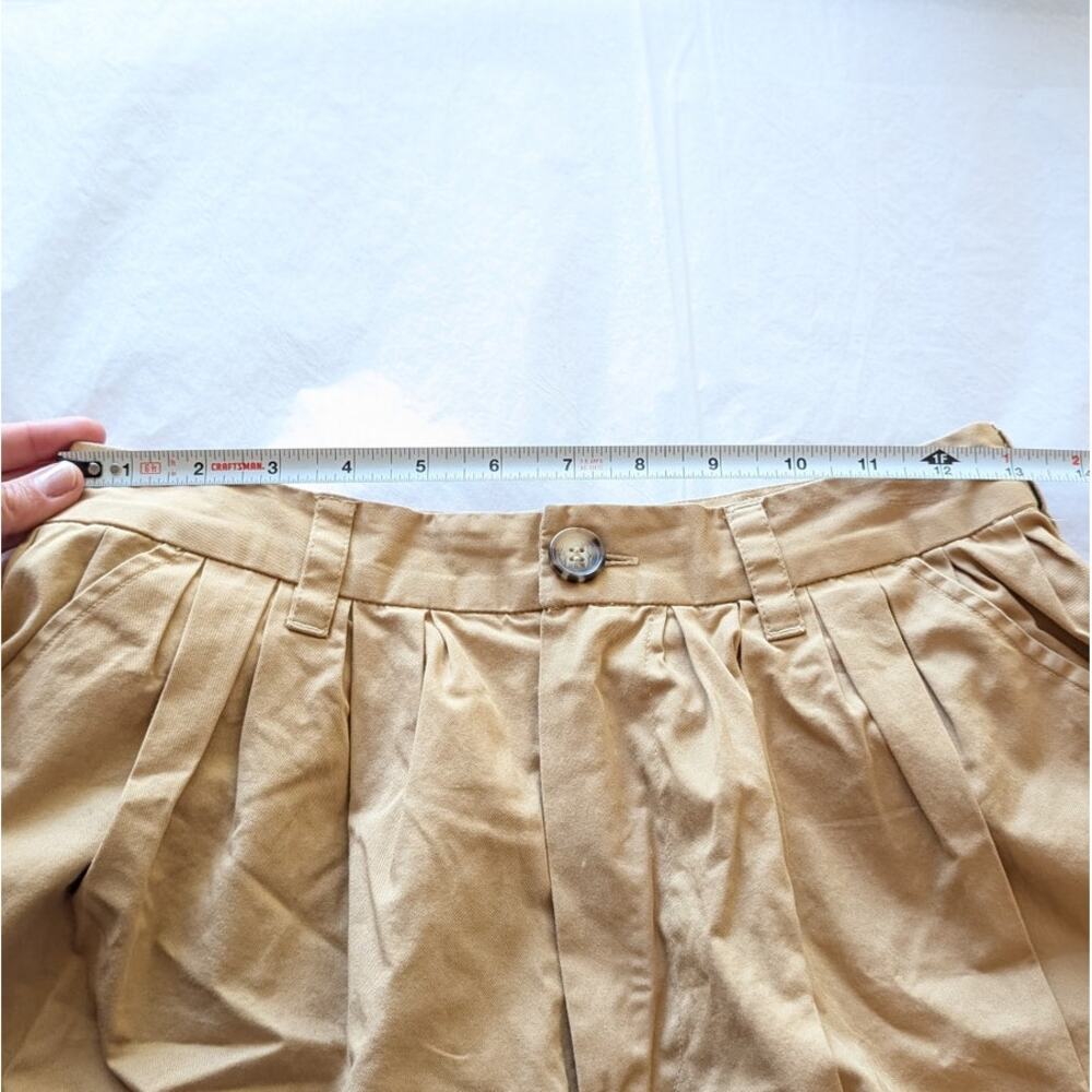 Doen High-Waist Pleated Shorts in Camel - Picture 7 of 9
